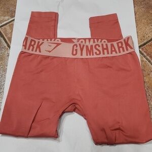 Gymshark knee length leggings coral EUC